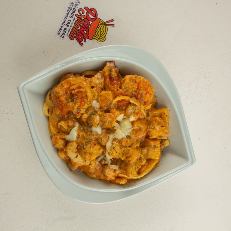 Seafood creamy linguine pasta 