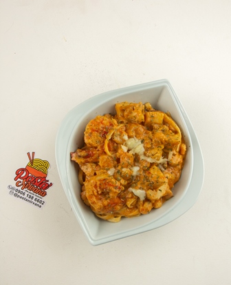 Seafood creamy linguine pasta 