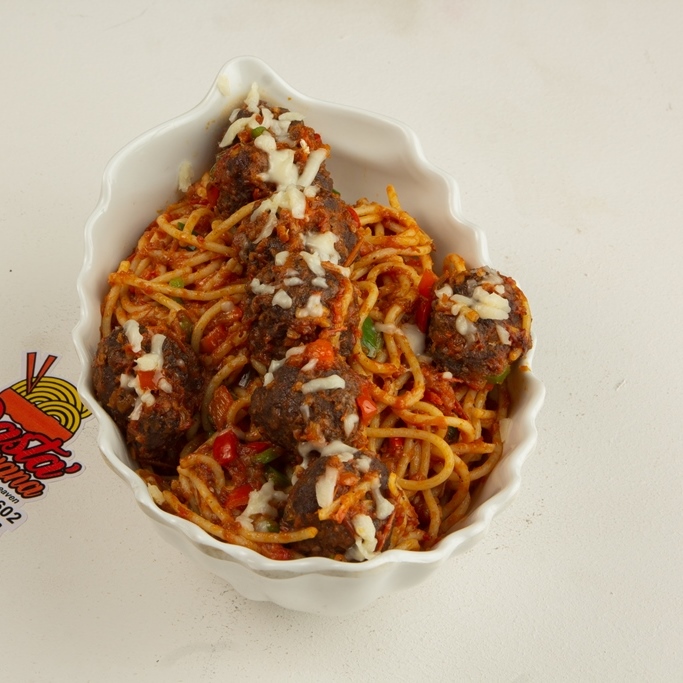 Meatballs pasta jumbo